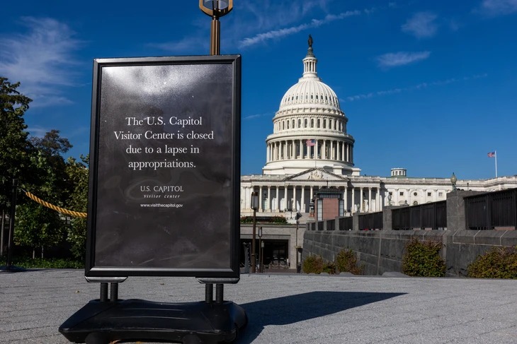 Trung t&acirc;m tham quan Điện Capitol của Mỹ đ&oacute;ng cửa v&agrave;o ng&agrave;y 1-10 - Ảnh: NEW YORK TIMES