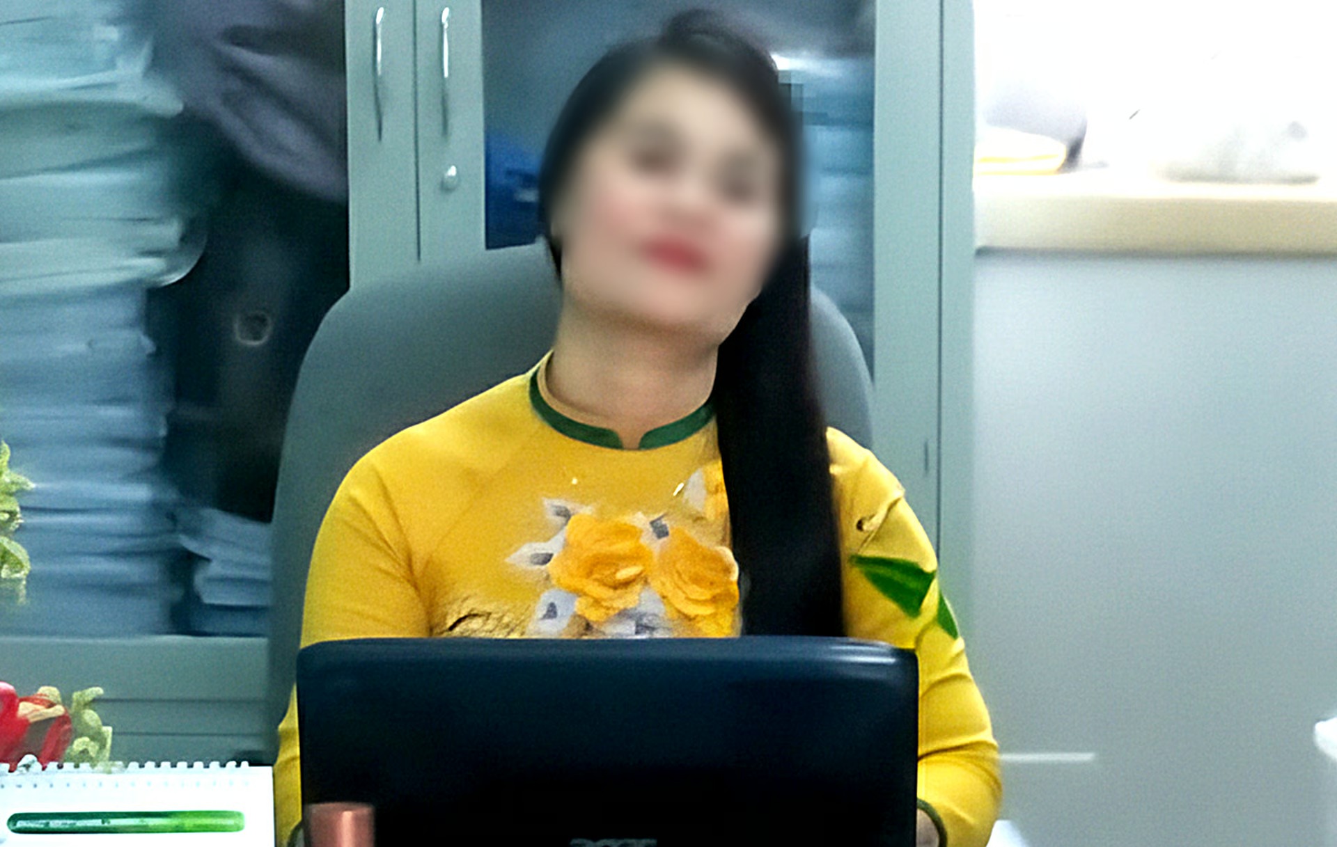 B&agrave; Đỗ Thị Hồng Huế, nữ hiệu ph&oacute; trường Phổ th&ocirc;ng d&acirc;n tộc b&aacute;n tr&uacute; tiểu học Kim Thủy.