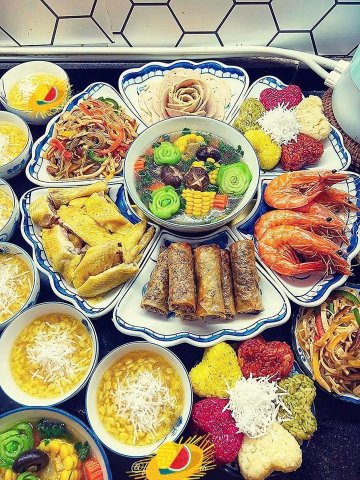 Mâm cỗ mặn cúng Rằm tháng 7. (Ảnh: Facebook)