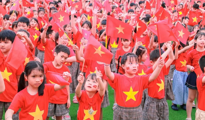 Khoảng 1,7 triệu thầy cô giáo và gần 30 triệu học sinh, sinh viên trên cả nước sẽ cùng tham dự lễ khai giảng năm học 2025 - 2026.