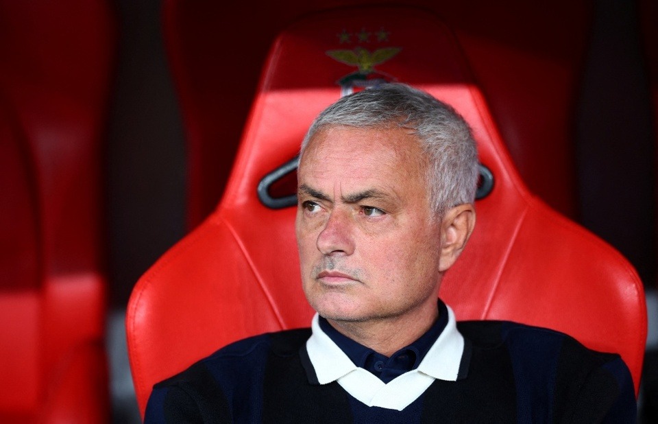 Jose Mourinho từng c&oacute; những cảnh b&aacute;o về việc HLV cố chấp tu&acirc;n theo triết l&yacute; cố định