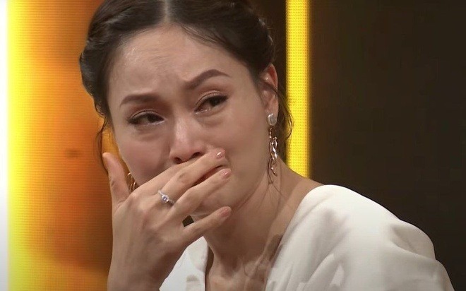Lan Phương khẳng định đ&atilde; cố gắng h&agrave;n gắn với chồng T&acirc;y nhưng bất th&agrave;nh.