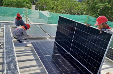 Việc đầu tư lắp đặt hệ thống điện mặt trời m&aacute;i nh&agrave; mang lại nhiều lợi &iacute;ch nhưng đ&ograve;i hỏi y&ecirc;u cầu kỹ thuật nghi&ecirc;m ngặt trong vận h&agrave;nh lưới điện