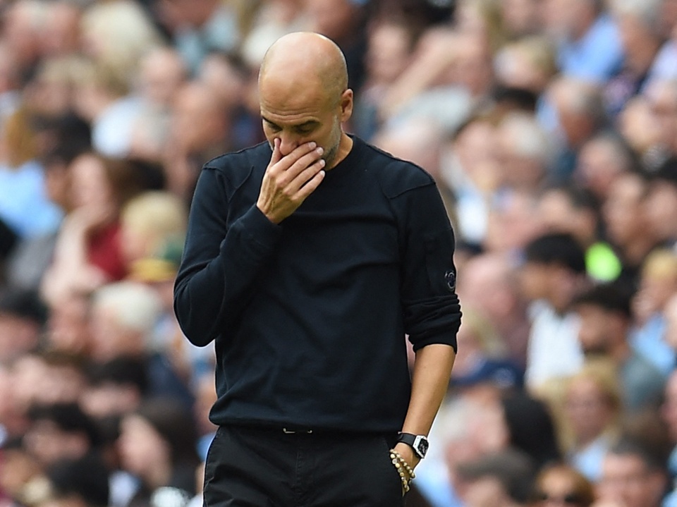 Pep Guardiola nhận trận thua đầu tiên ở mùa giải mới.