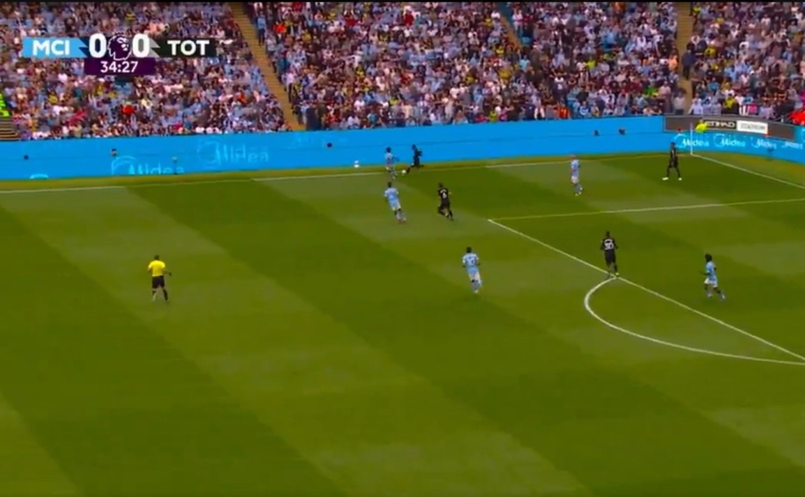 Spurs khai thác lỗ hổng là hàng thủ dâng cao của Man City để ghi bàn.