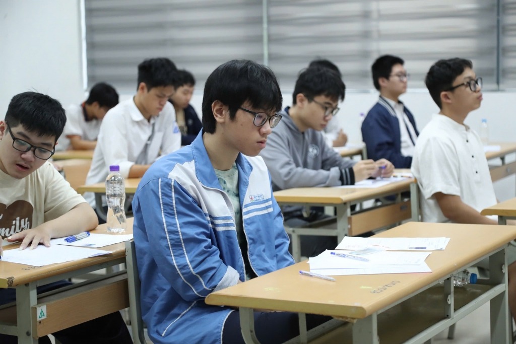 Thí sinh Hà Nội dự thi tốt nghiệp THPT 2025. Ảnh: Ngọc Tú
