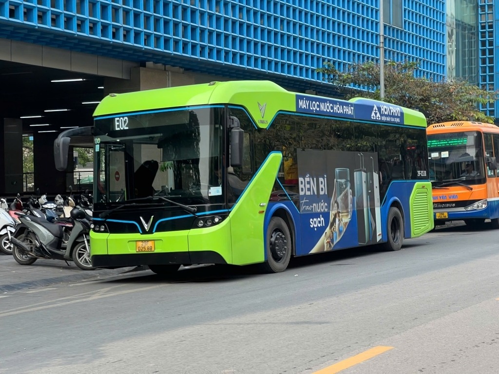 Từ ngày 30/8 đến hết ngày 2/9, 128 tuyến buýt có trợ giá và 2 tuyến đường sắt đô thị của Hà Nội sẽ miễn phí phục vụ Nhân dân và du khách. Ảnh: Vân Lê