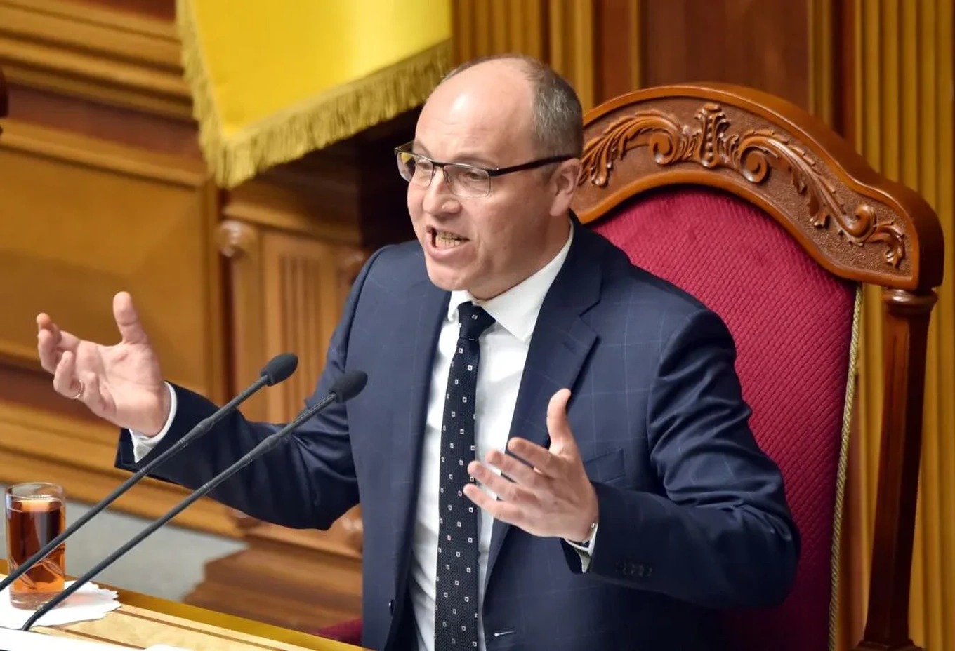 Cựu Chủ tịch Quốc hội Ukraine Andrey Parubiy (Ảnh: AFP).