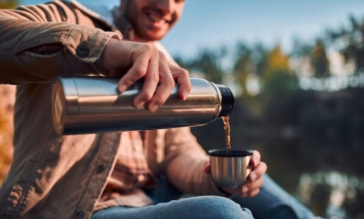Hiểu r&otilde; loại nước kh&ocirc;ng n&ecirc;n đựng trong b&igrave;nh giữ nhiệt l&agrave; v&ocirc; c&ugrave;ng quan trọng để đảm bảo an to&agrave;n cho sức khỏe của bạn v&agrave; k&eacute;o d&agrave;i tuổi thọ cho sản phẩm.