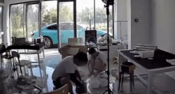 xe-dien-xiaomi-tu-di-chuyen-khien-chu-xe-ta-hoa-nguyen-nhan-lien-quan-den-iphone-15-pro-max